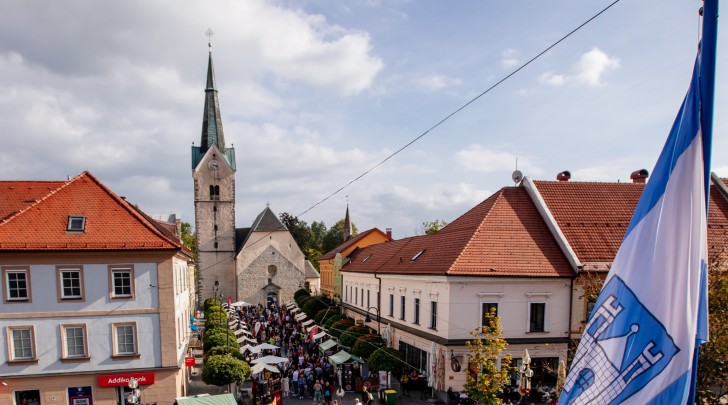 <br />
<b>Notice</b>:  Undefined index: foto_alt in <b>/home/odprtaku/public_html/novice/blog-infinite.php</b> on line <b>124</b><br />
