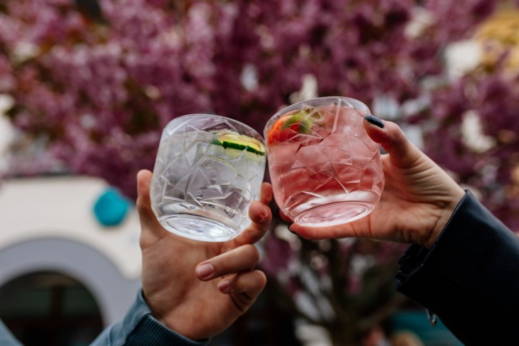 <br />
<b>Notice</b>:  Undefined index: foto_alt in <b>/home/odprtaku/public_html/novice/blog-infinite.php</b> on line <b>124</b><br />
