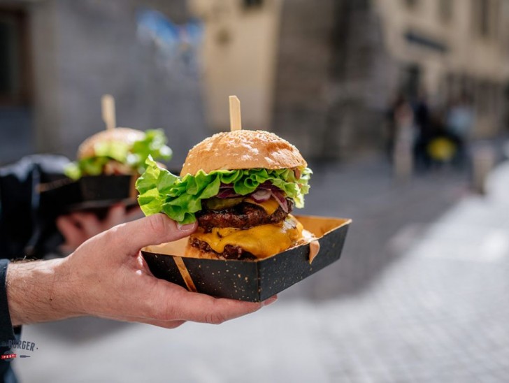 <br />
<b>Notice</b>:  Undefined index: foto_alt in <b>/home/odprtaku/public_html/novice/blog-infinite.php</b> on line <b>124</b><br />
