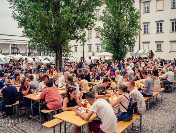 <br />
<b>Notice</b>:  Undefined index: foto_alt in <b>/home/odprtaku/public_html/novice/blog-infinite.php</b> on line <b>124</b><br />
