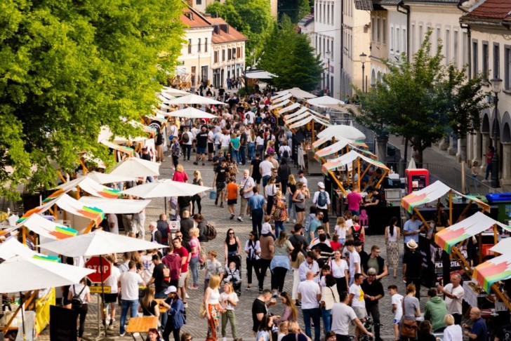 <br />
<b>Notice</b>: Undefined index: foto_alt in <b>/home/odprtaku/public_html/novice/blog-infinite.php</b> on line <b>124</b><br />