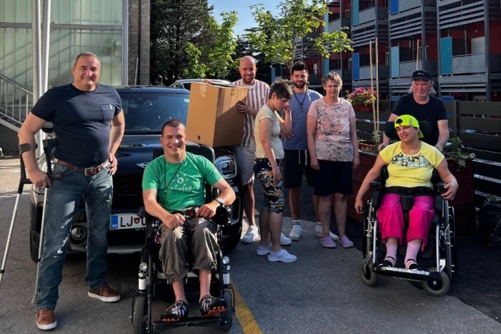 <br />
<b>Notice</b>:  Undefined index: foto_alt in <b>/home/odprtaku/public_html/novice/blog-infinite.php</b> on line <b>124</b><br />
