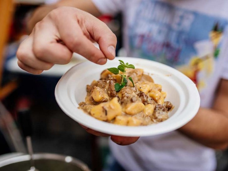 <br />
<b>Notice</b>:  Undefined index: foto_alt in <b>/home/odprtaku/public_html/novice/blog-infinite.php</b> on line <b>124</b><br />
