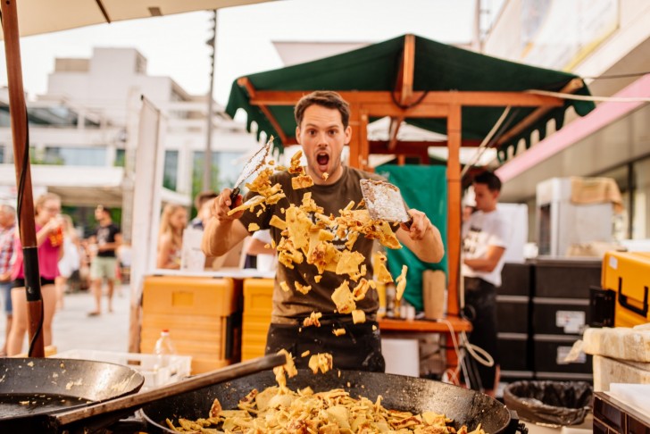 <br />
<b>Notice</b>:  Undefined index: foto_alt in <b>/home/odprtaku/public_html/novice/blog-infinite.php</b> on line <b>124</b><br />
