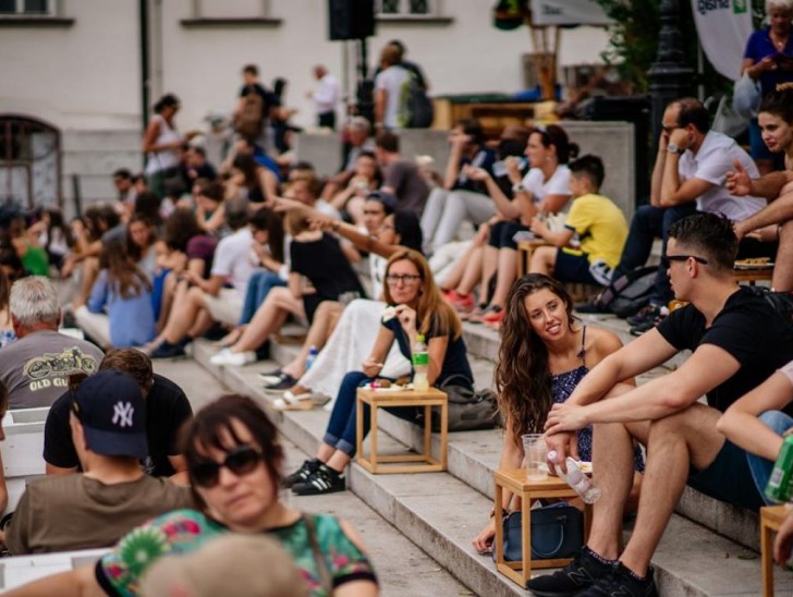 <br />
<b>Notice</b>:  Undefined index: foto_alt in <b>/home/odprtaku/public_html/novice/blog-infinite.php</b> on line <b>124</b><br />
