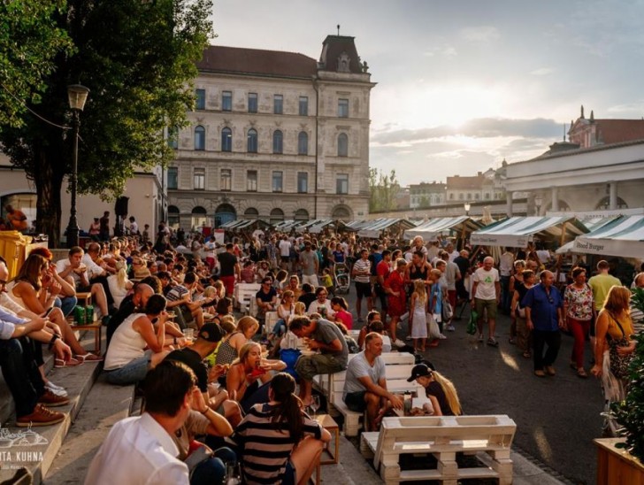 <br />
<b>Notice</b>:  Undefined index: foto_alt in <b>/home/odprtaku/public_html/novice/blog-infinite.php</b> on line <b>124</b><br />
