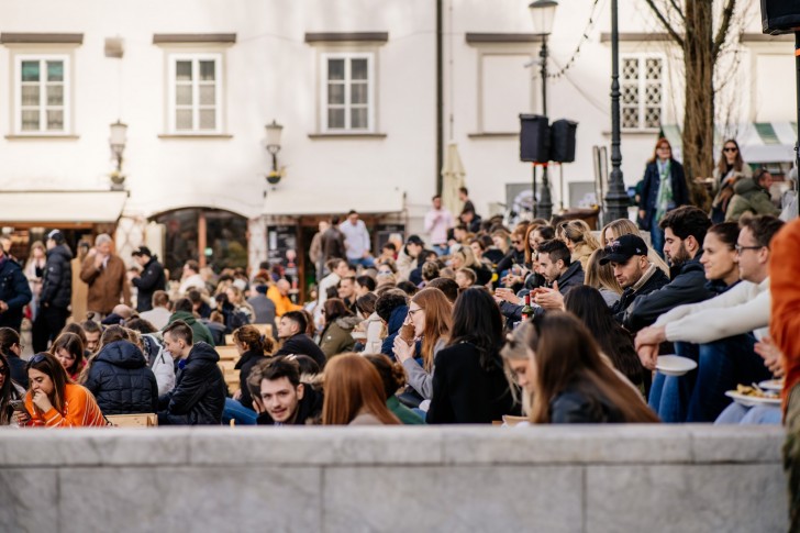 <br />
<b>Notice</b>: Undefined index: foto_alt in <b>/home/odprtaku/public_html/novice/blog-infinite.php</b> on line <b>124</b><br />