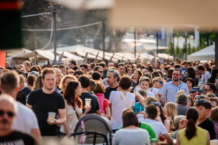 <br />
<b>Notice</b>:  Undefined index: foto_alt in <b>/home/odprtaku/public_html/novice/blog-infinite.php</b> on line <b>124</b><br />
